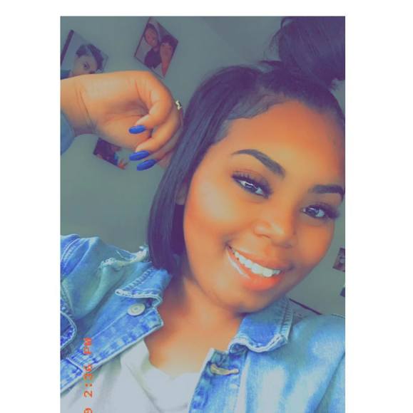 Meet your Posher, Andrea - Picture 1 of 1